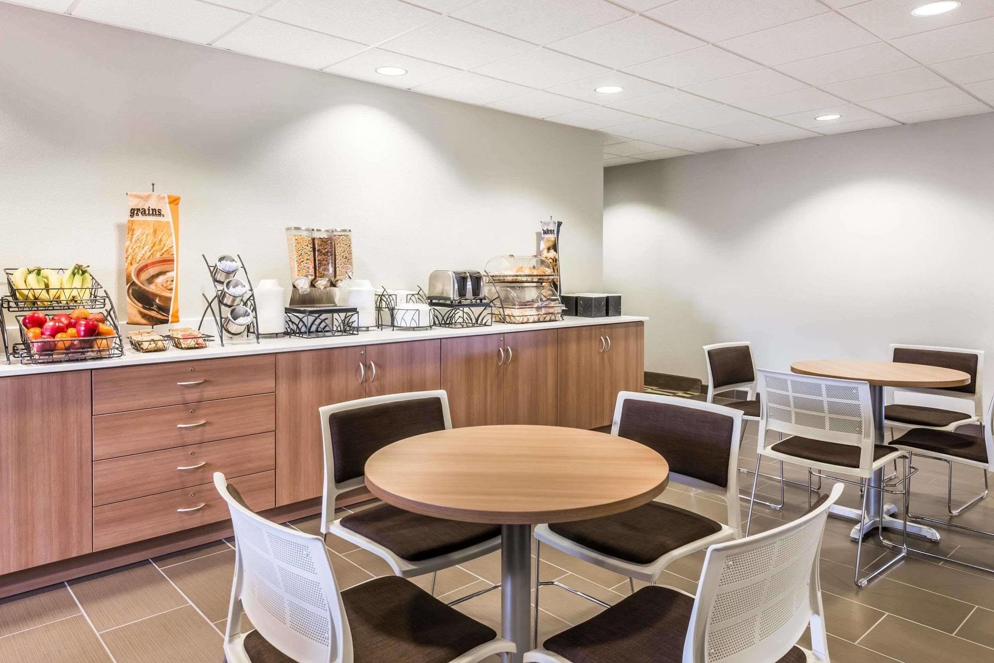 Microtel Inn & Suites By Wyndham Beaver Falls Экстерьер фото