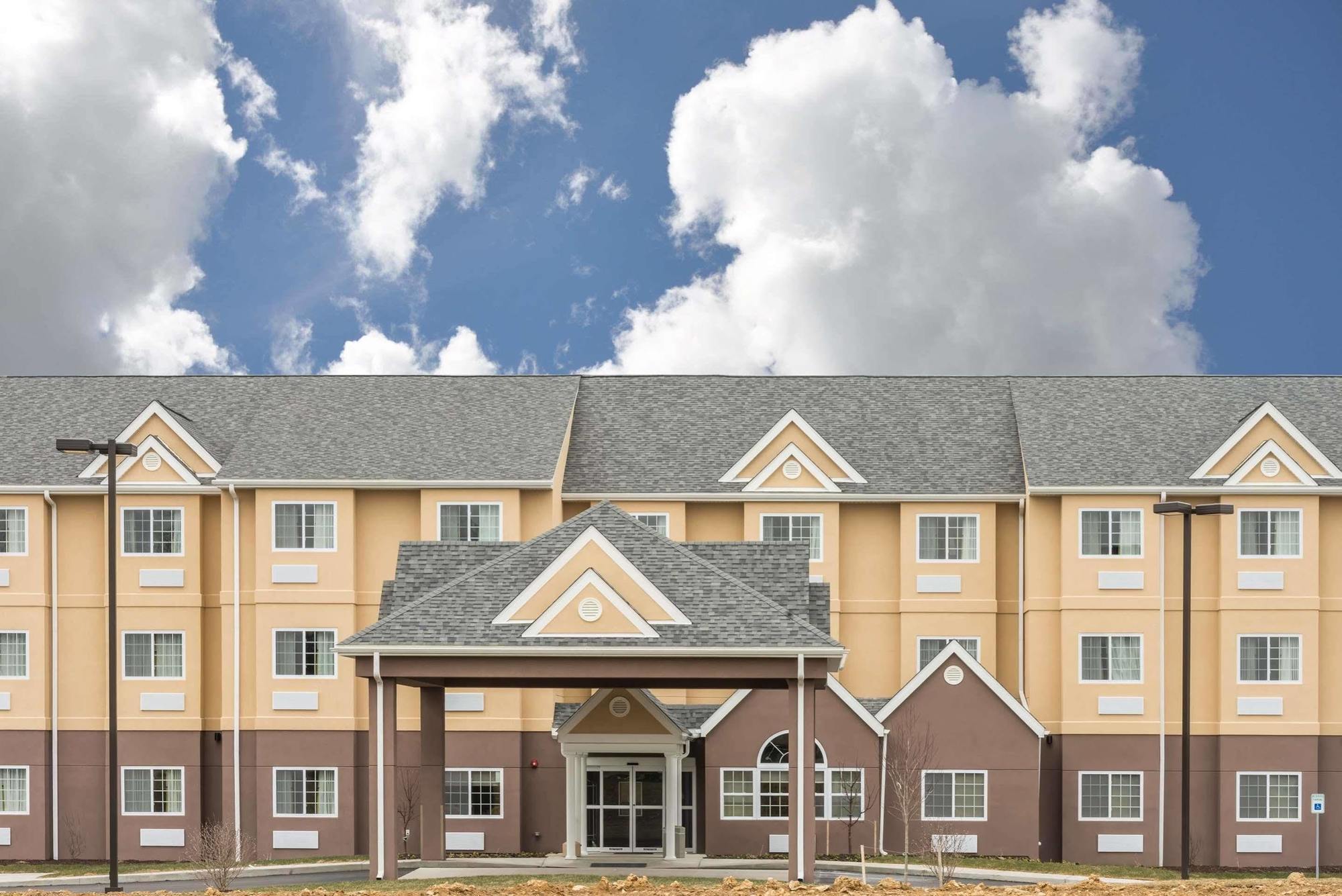 Microtel Inn & Suites By Wyndham Beaver Falls Экстерьер фото